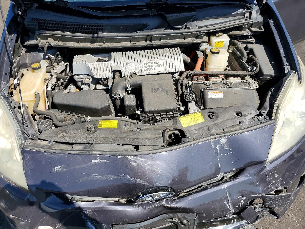 2014 Toyota Prius Three - zdjęcie 11