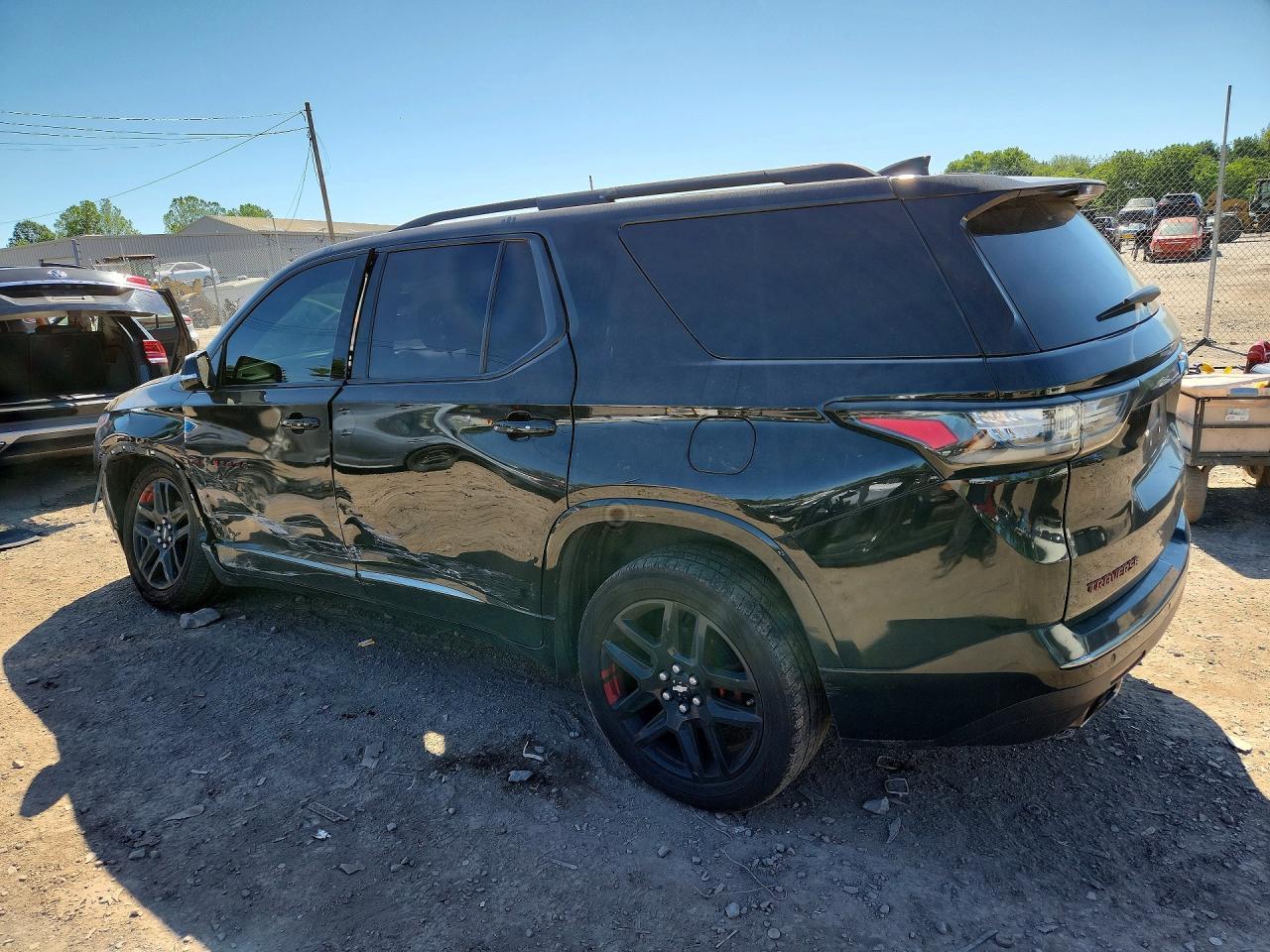 2019 Chevrolet Traverse Premier - zdjęcie 2