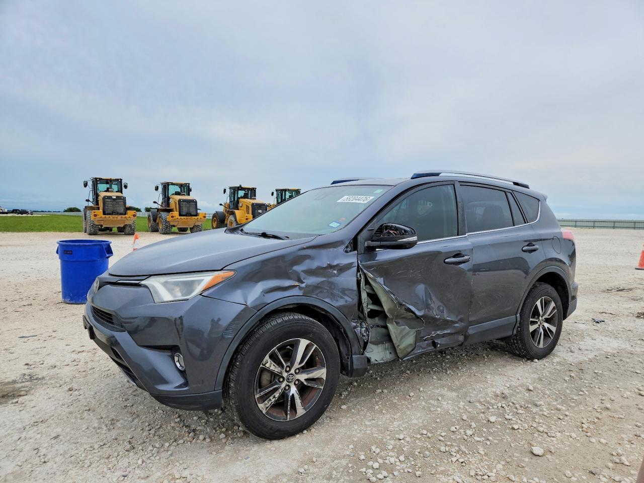2017 Toyota Rav4 Xle - zdjęcie główne