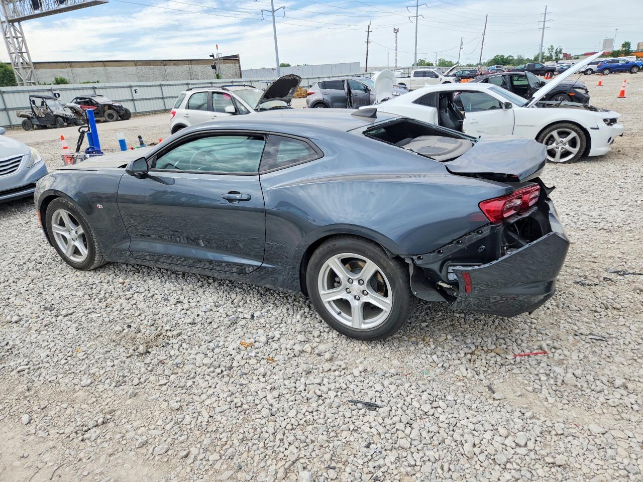 2019 Chevrolet Camaro Ls - zdjęcie 2