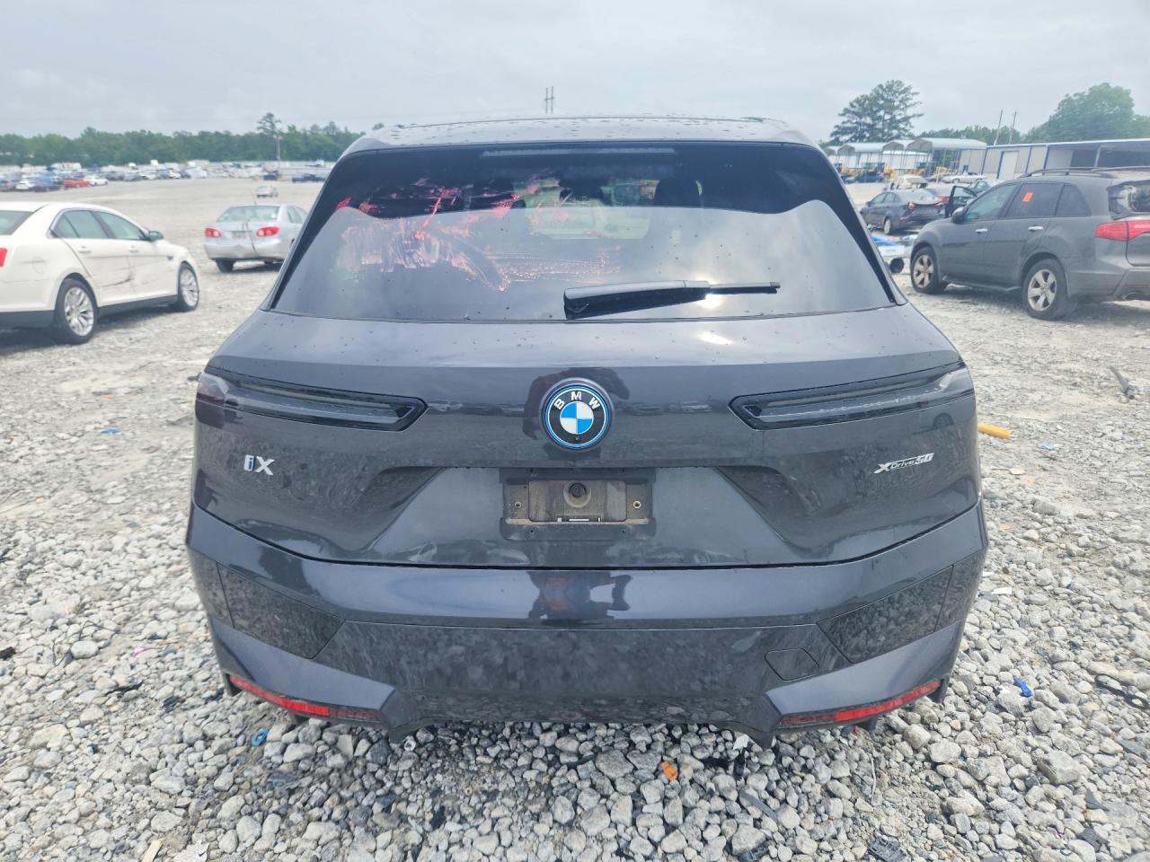 2025 BMW Ix xDrive50 - zdjęcie 6