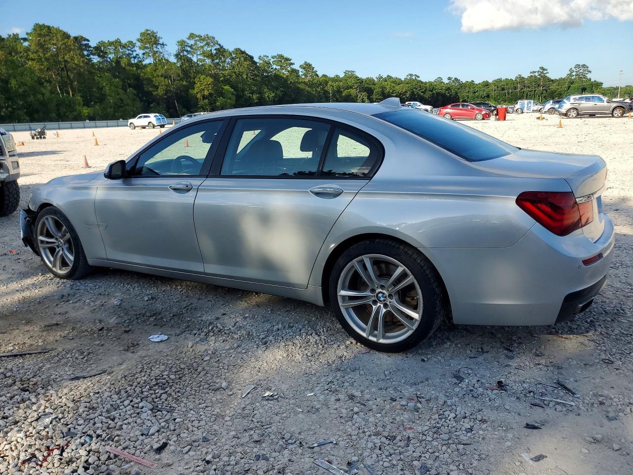 2014 BMW 750 Li - zdjęcie 2