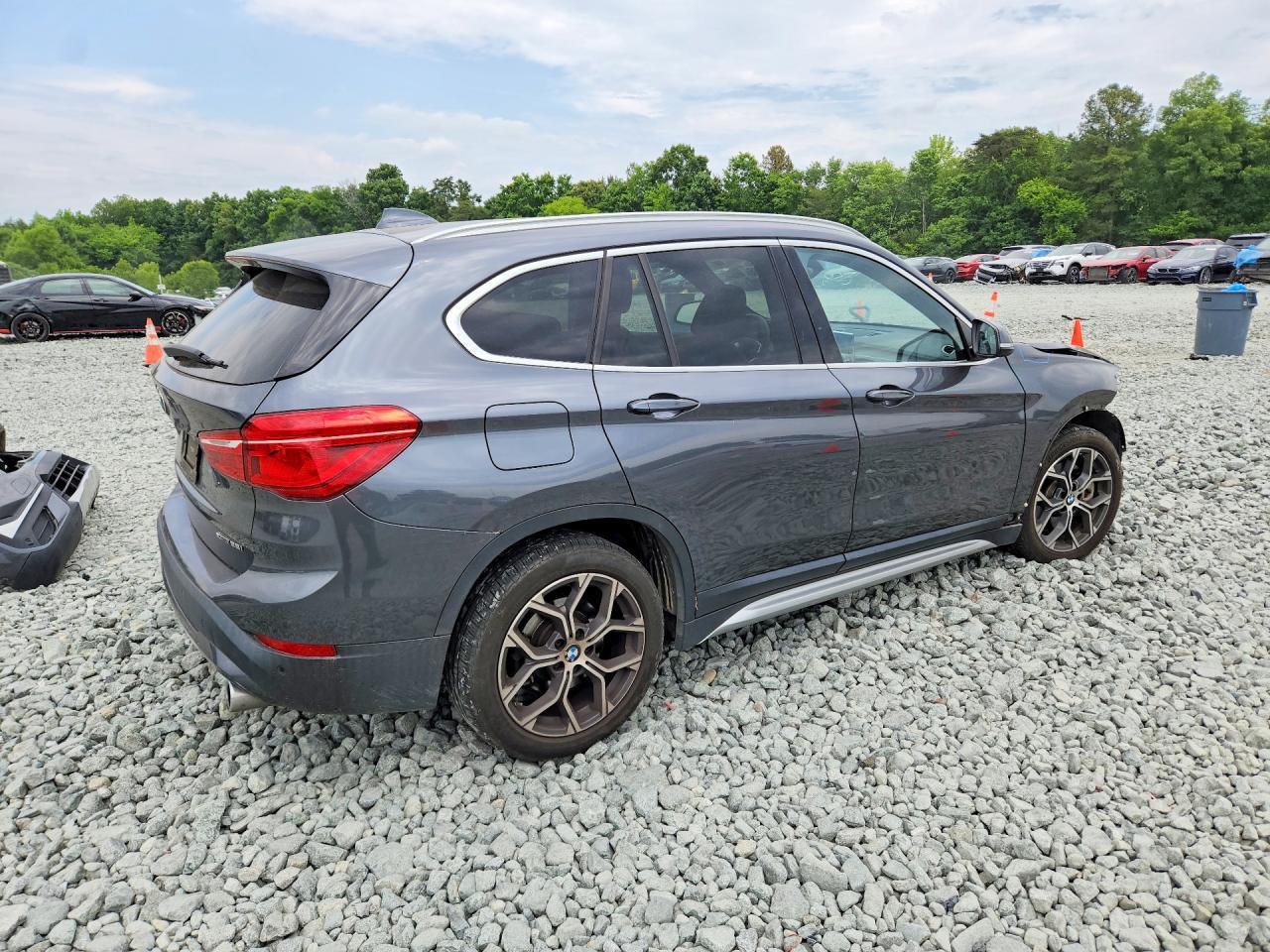 2022 BMW X1 xDrive28I - zdjęcie 3