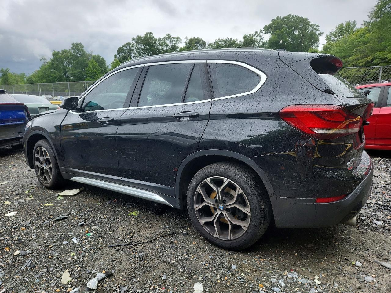 2021 BMW X1 xDrive28I - zdjęcie 2