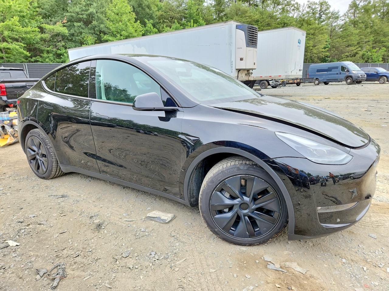 2024 Tesla Model Y - zdjęcie 4