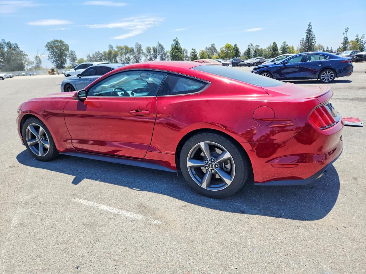 2017 Ford Mustang - zdjęcie 2