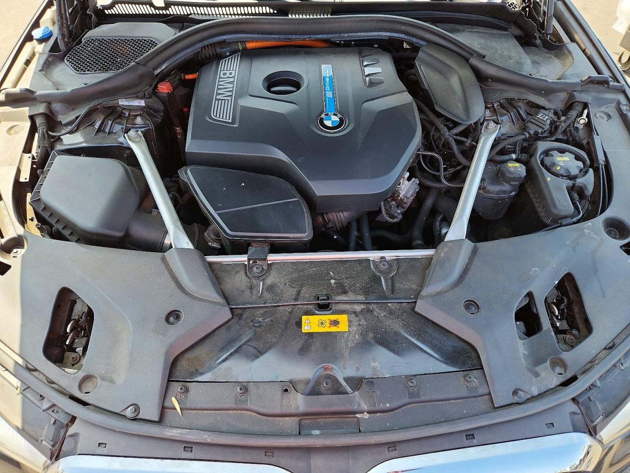 2019 BMW 530E - zdjęcie 11