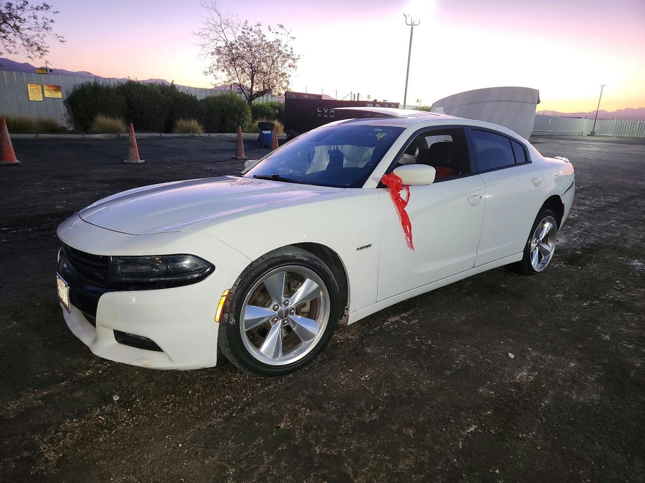 2015 Dodge Charger R/T - zdjęcie główne