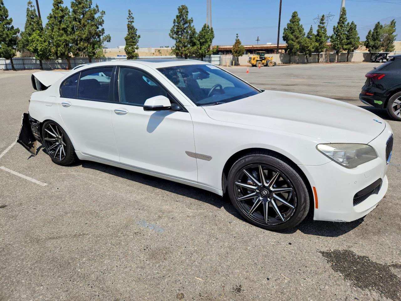 2013 BMW 740 I - zdjęcie 4