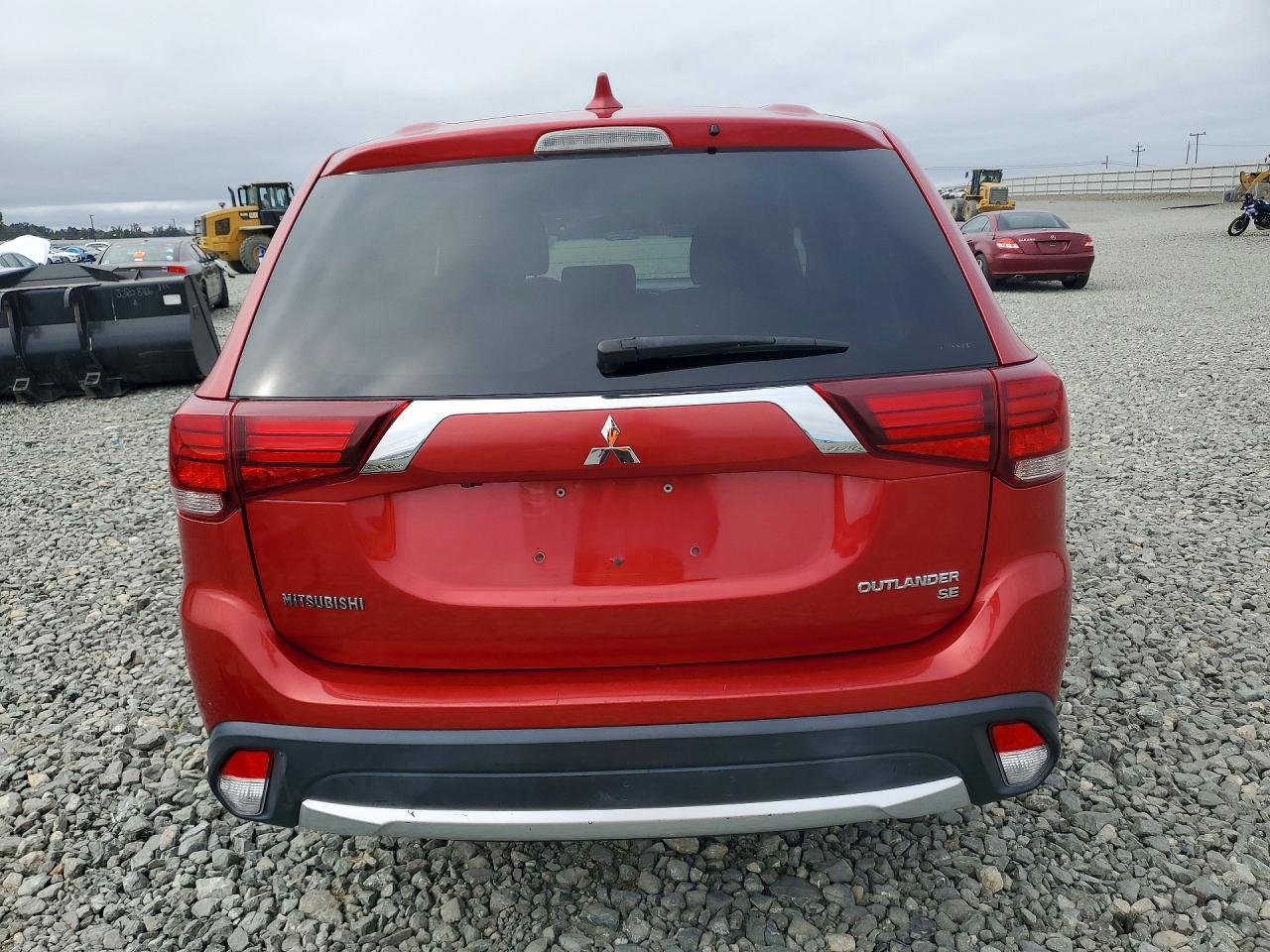 2018 Mitsubishi Outlander Se - zdjęcie 6