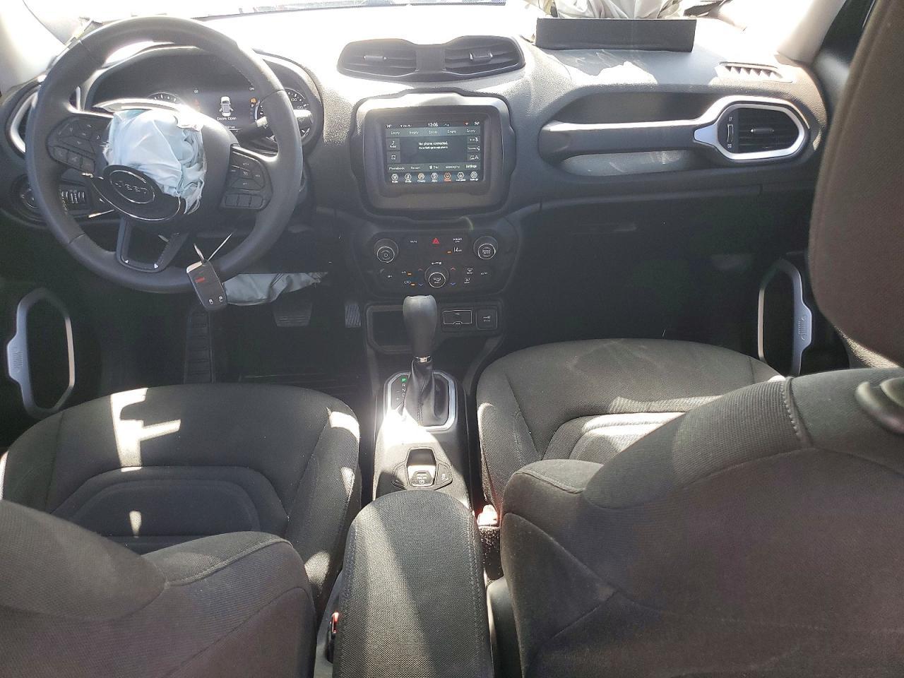 2021 Jeep Renegade Latitude - zdjęcie 8