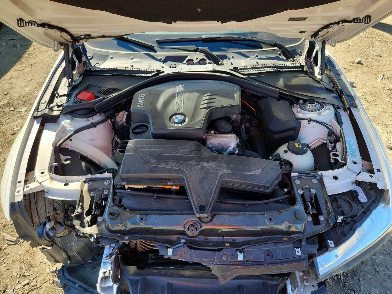 2016 BMW 320 Xi - zdjęcie 11