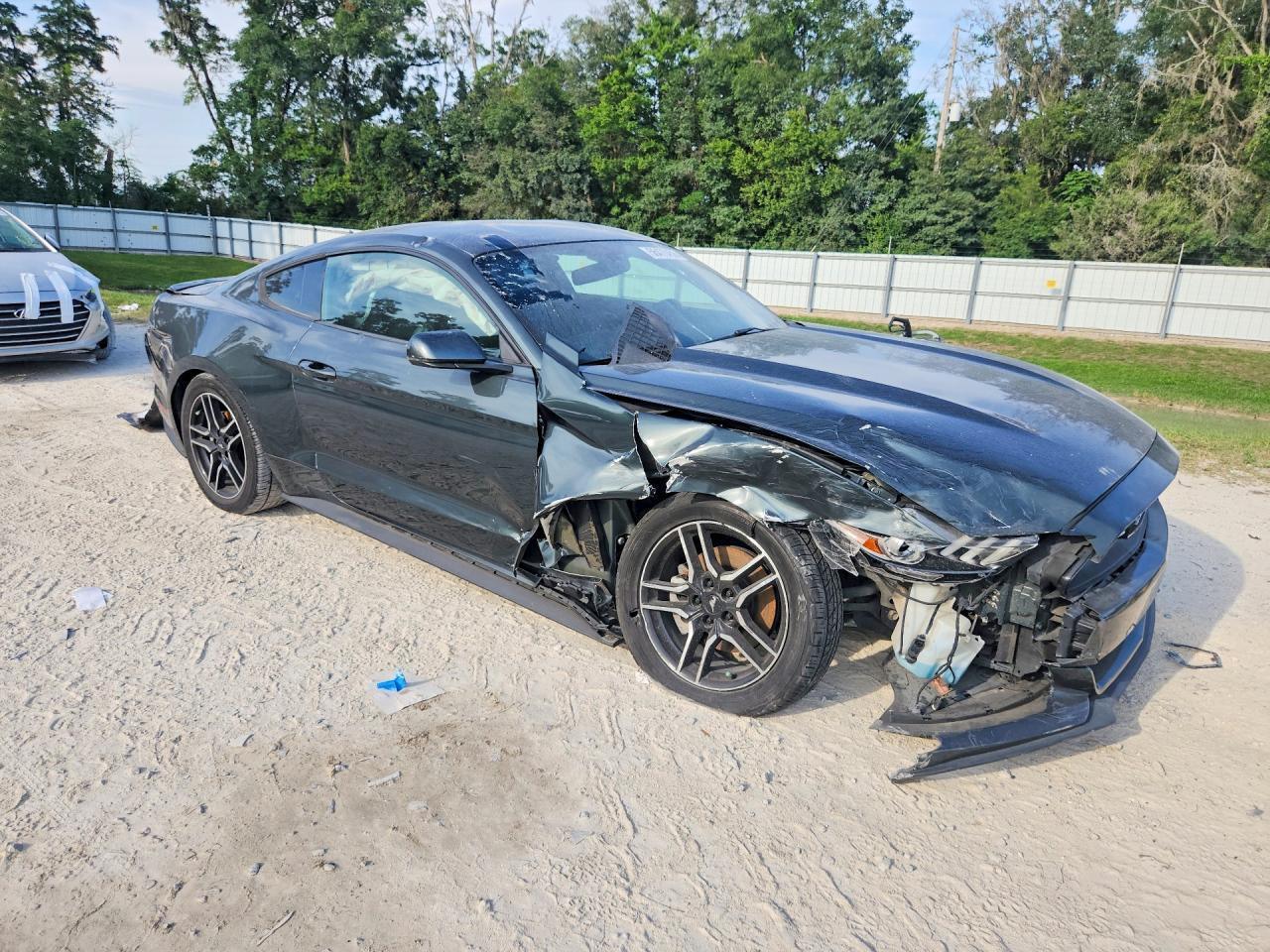 2015 Ford Mustang - zdjęcie 4