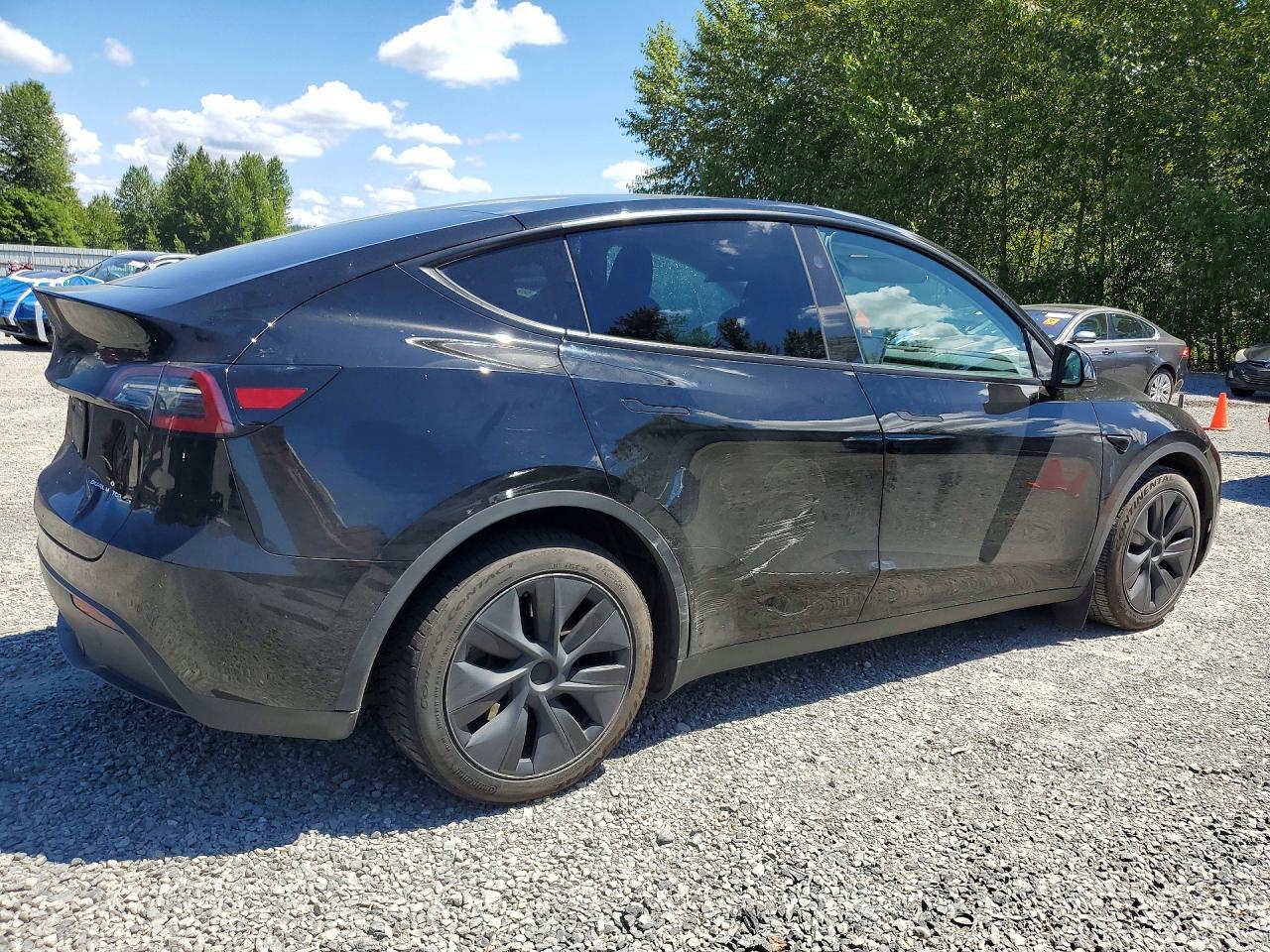 2024 Tesla Model Y - zdjęcie 3
