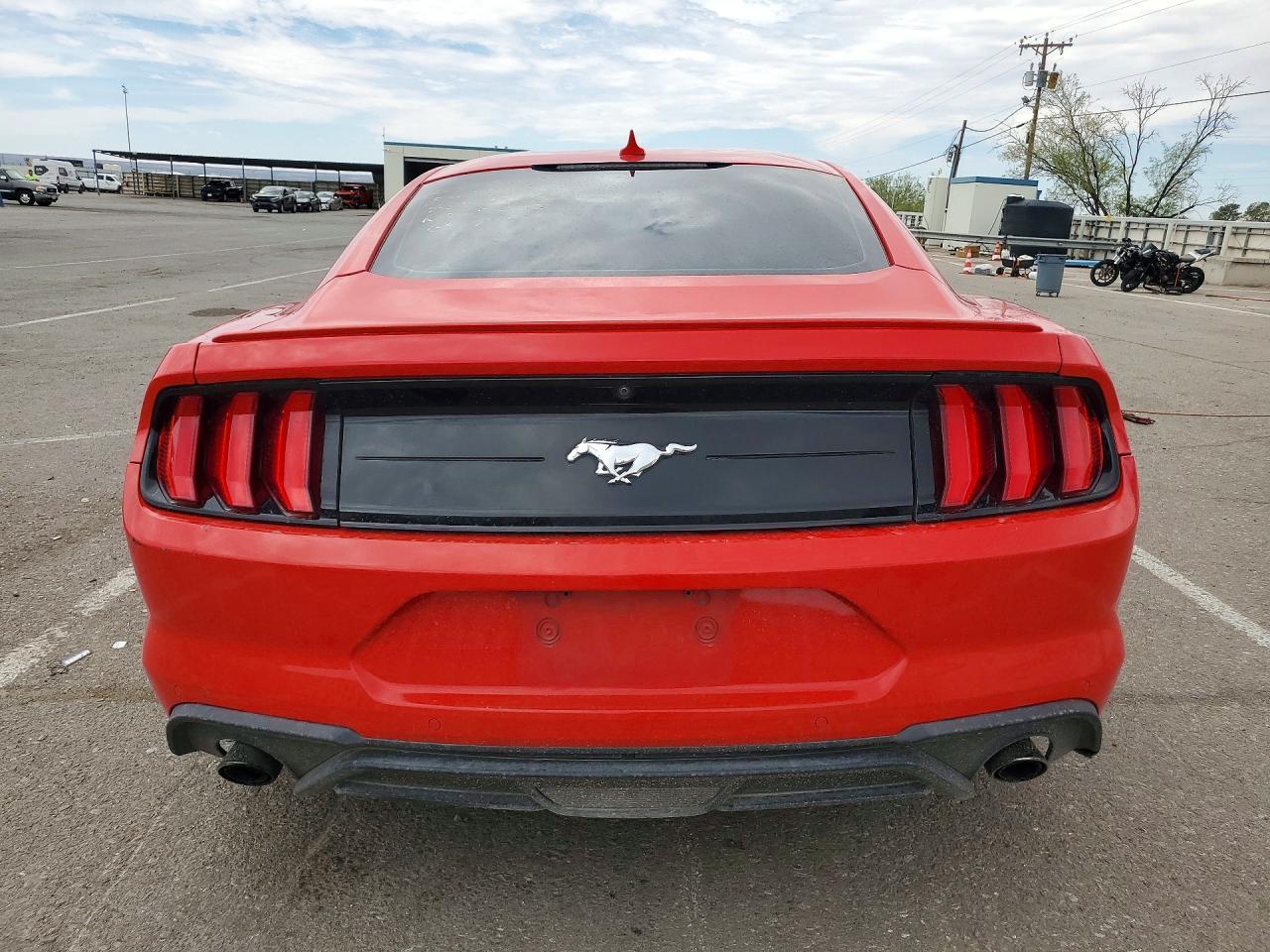 2020 Ford Mustang - zdjęcie 6