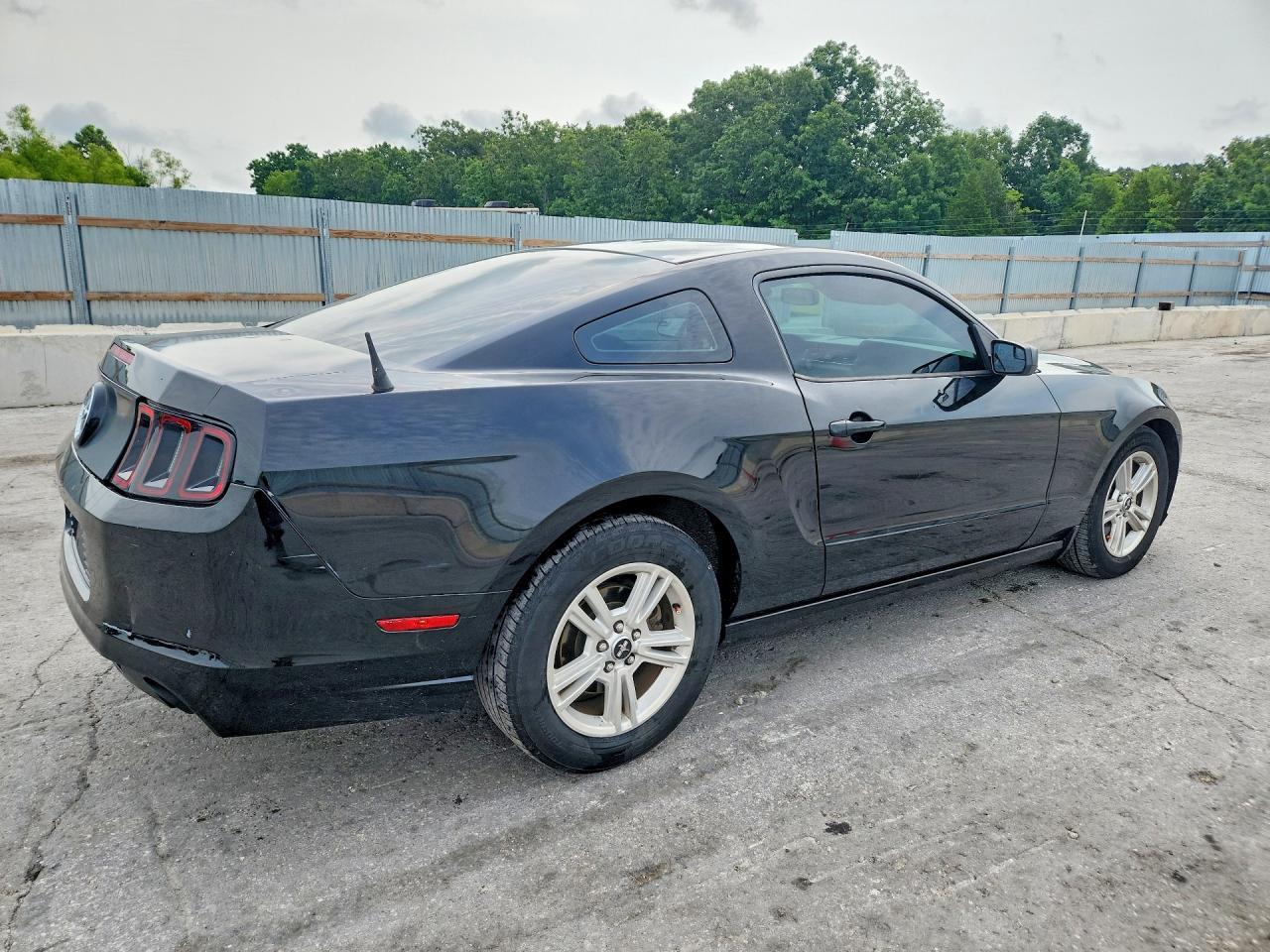 2014 Ford Mustang - zdjęcie 3