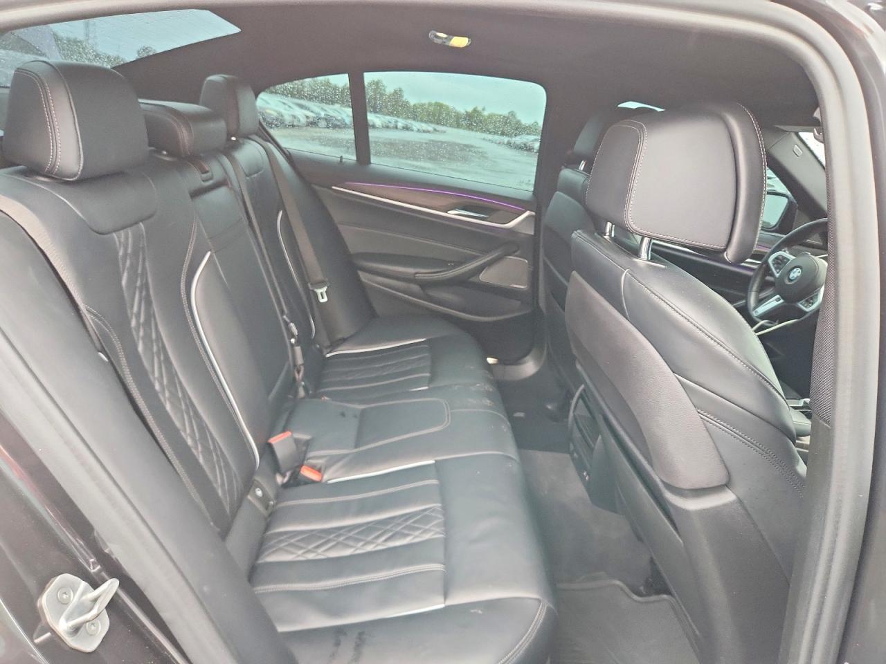 2020 BMW Seria 5 540i - zdjęcie 10