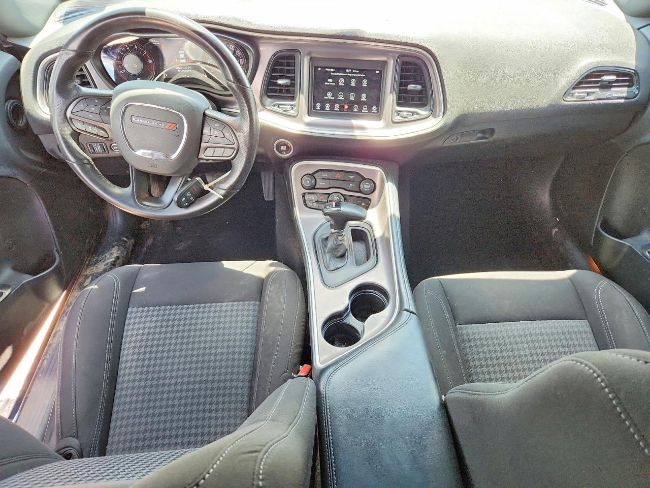 2022 Dodge Challenger Sxt - zdjęcie 8