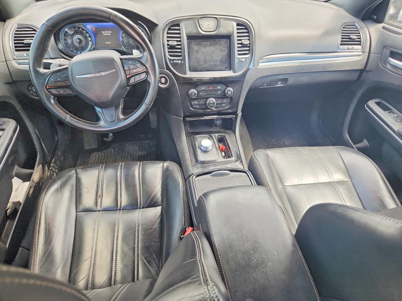 2019 Chrysler 300 S - zdjęcie 8