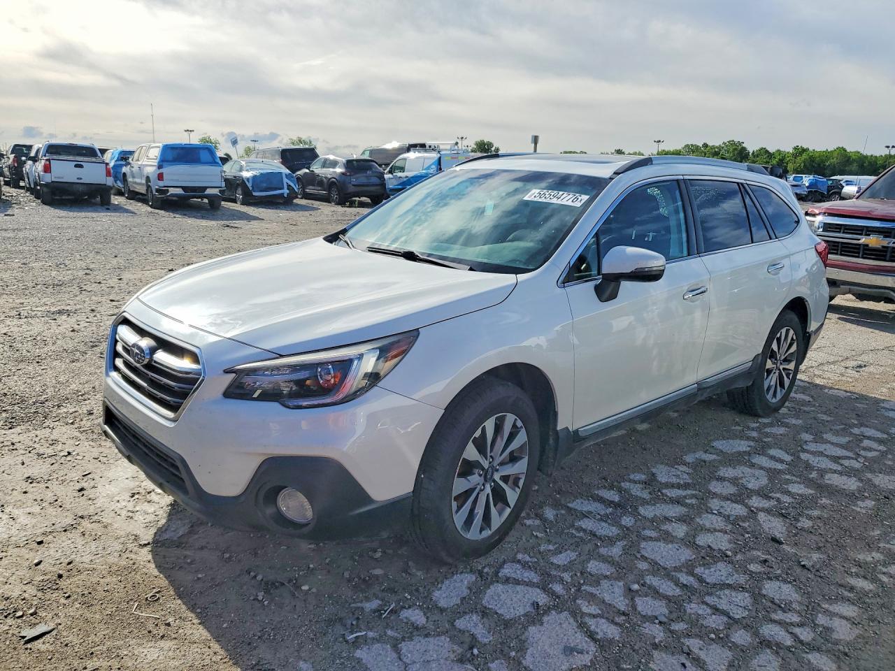 2018 Subaru Outback Touring - zdjęcie główne