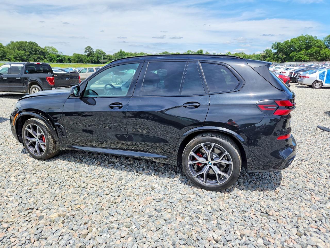 2025 BMW X5 xDrive50E - zdjęcie 2