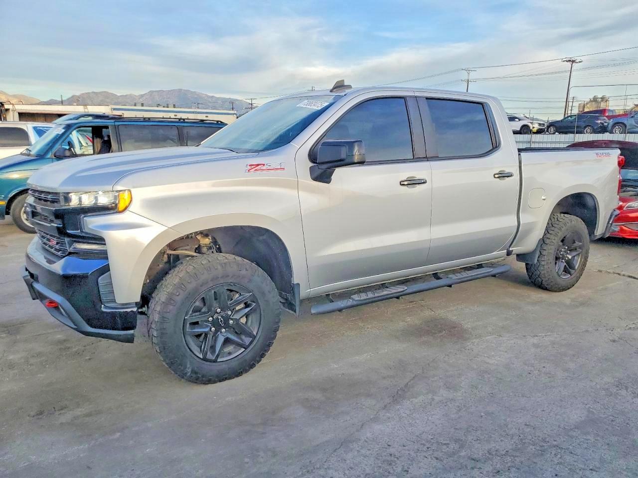 2021 Chevrolet Silverado K1500 Lt Trail Boss - zdjęcie główne