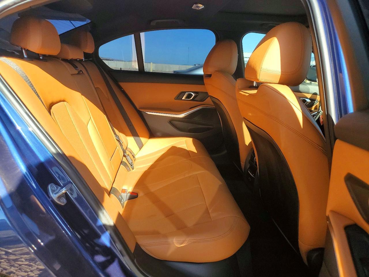 2024 BMW 330I - zdjęcie 10