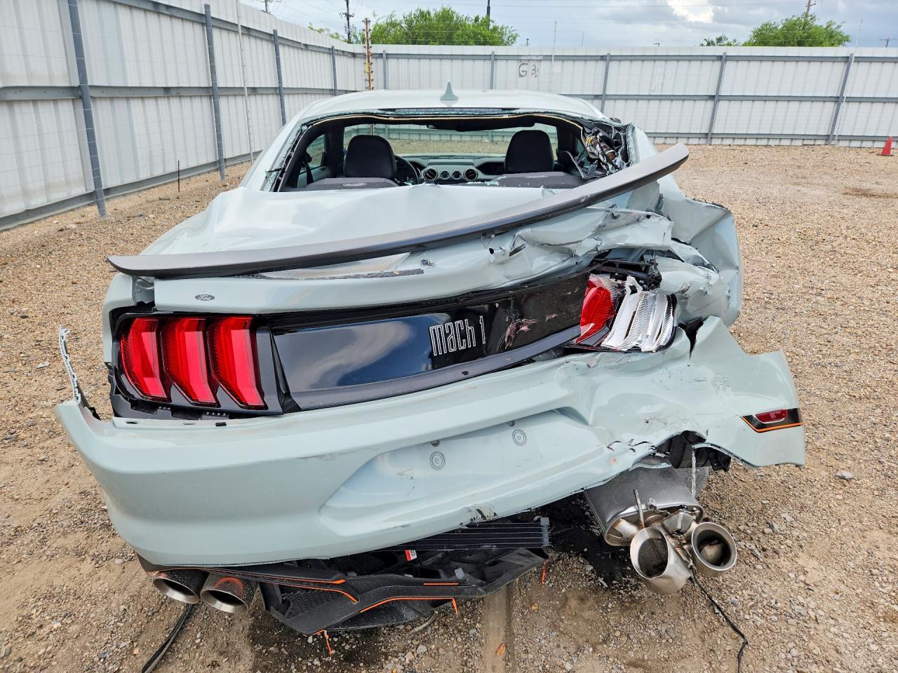 2022 Ford Mustang Mach I - zdjęcie 6