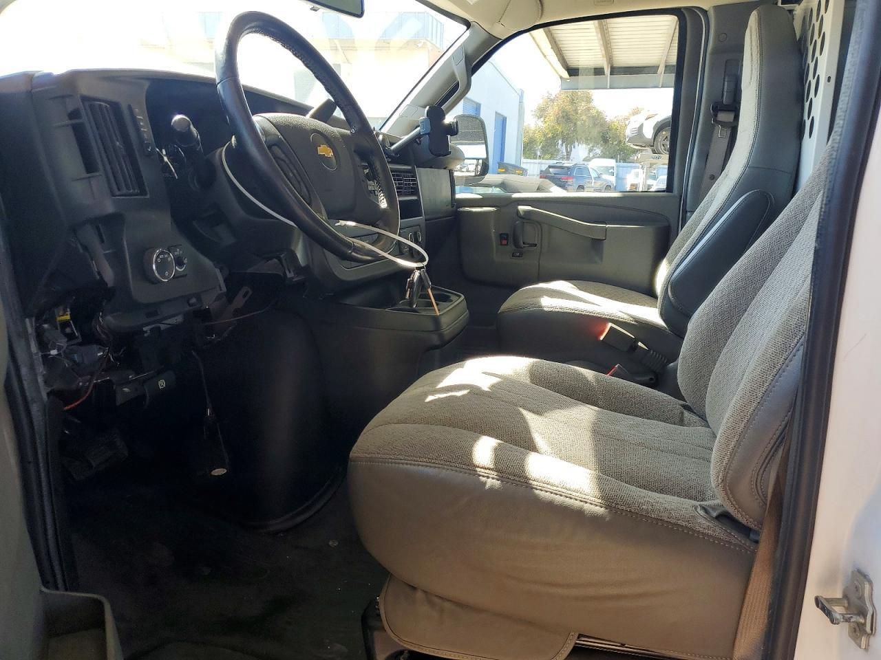 2021 Chevrolet Express G2500 - zdjęcie 7