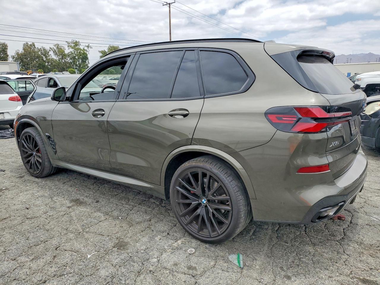2024 BMW X5 xDrive40I - zdjęcie 2