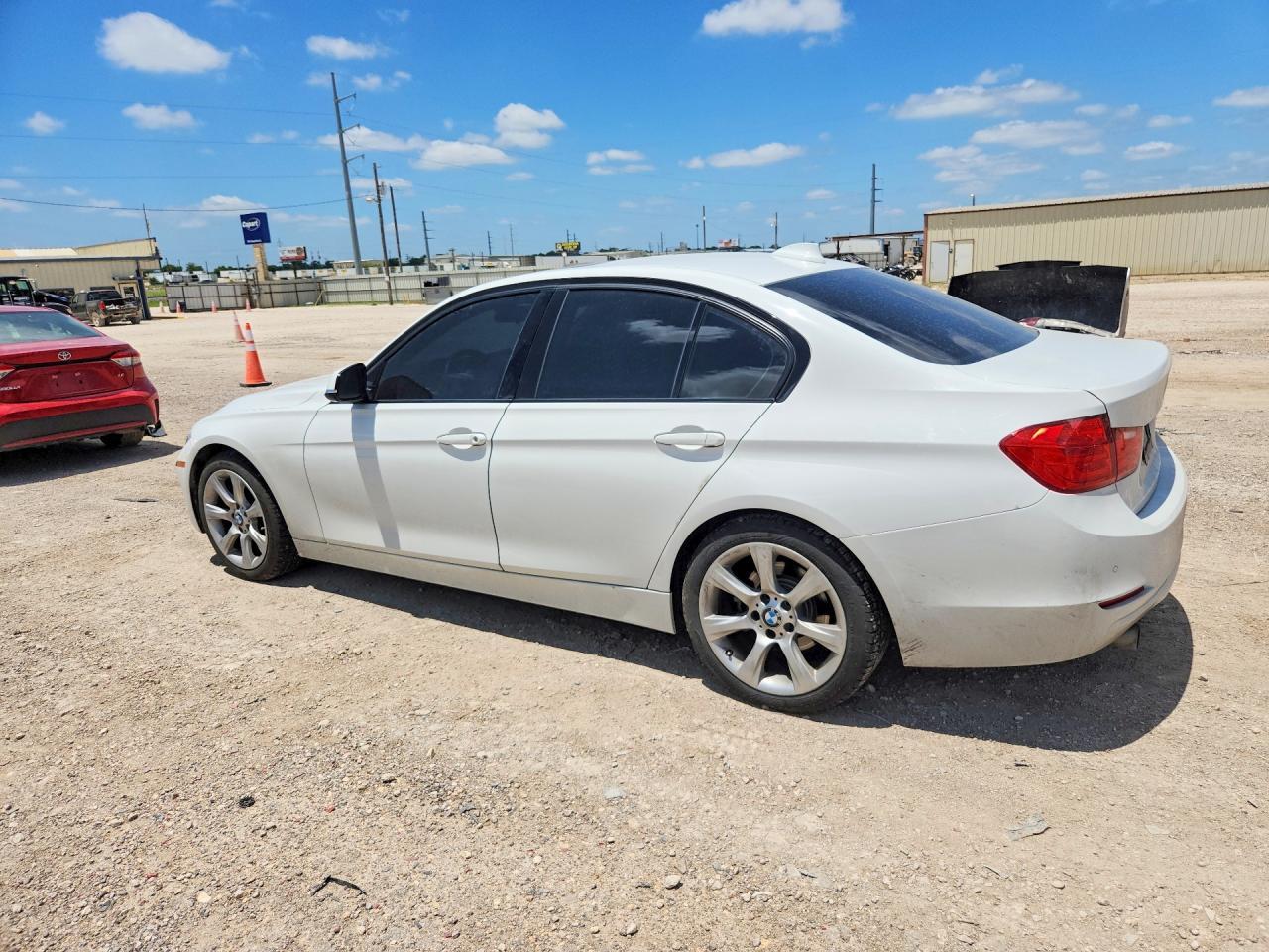 2015 BMW 320 I - zdjęcie 2