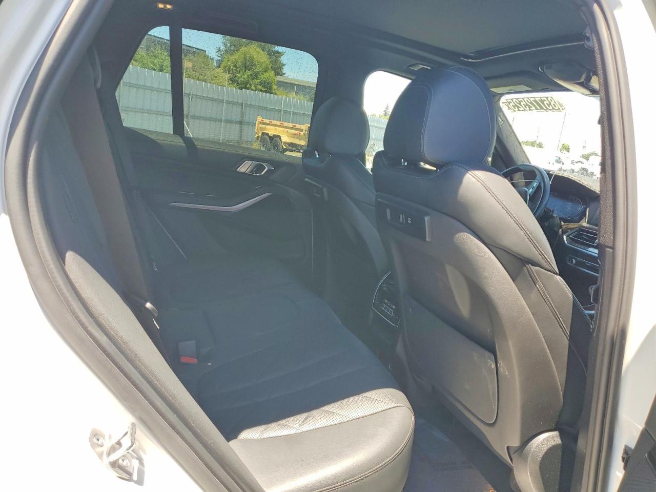 2023 BMW X5 xDrive40I - zdjęcie 10