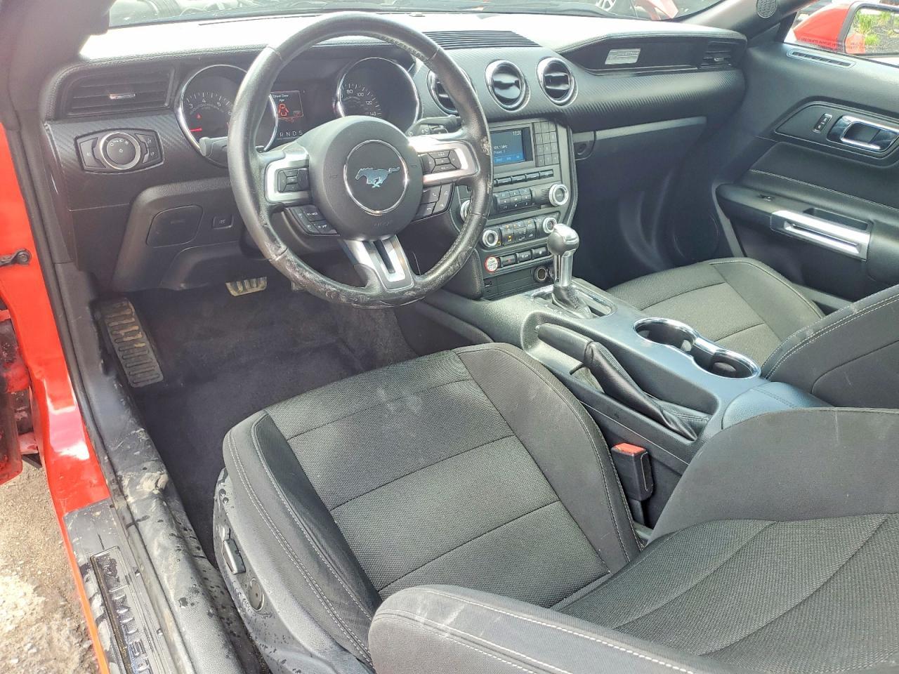 2015 Ford Mustang - zdjęcie 8