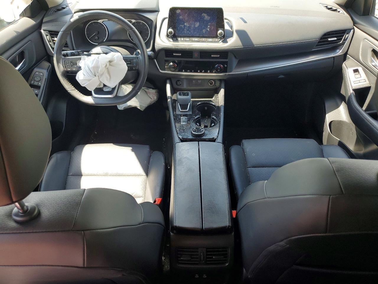 2024 Nissan Rogue Sv - zdjęcie 8