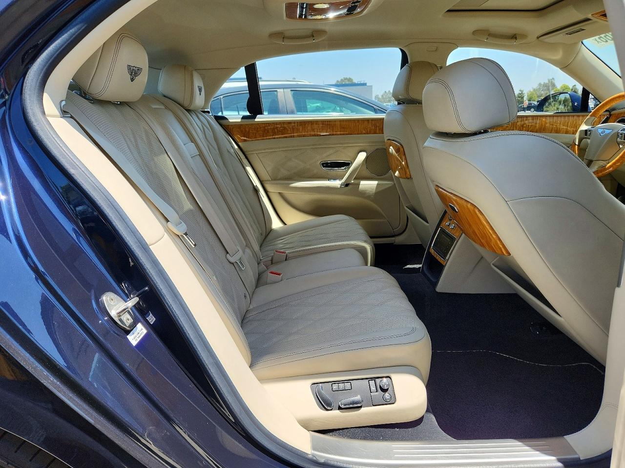 2016 Bentley Flying Spur - zdjęcie 10