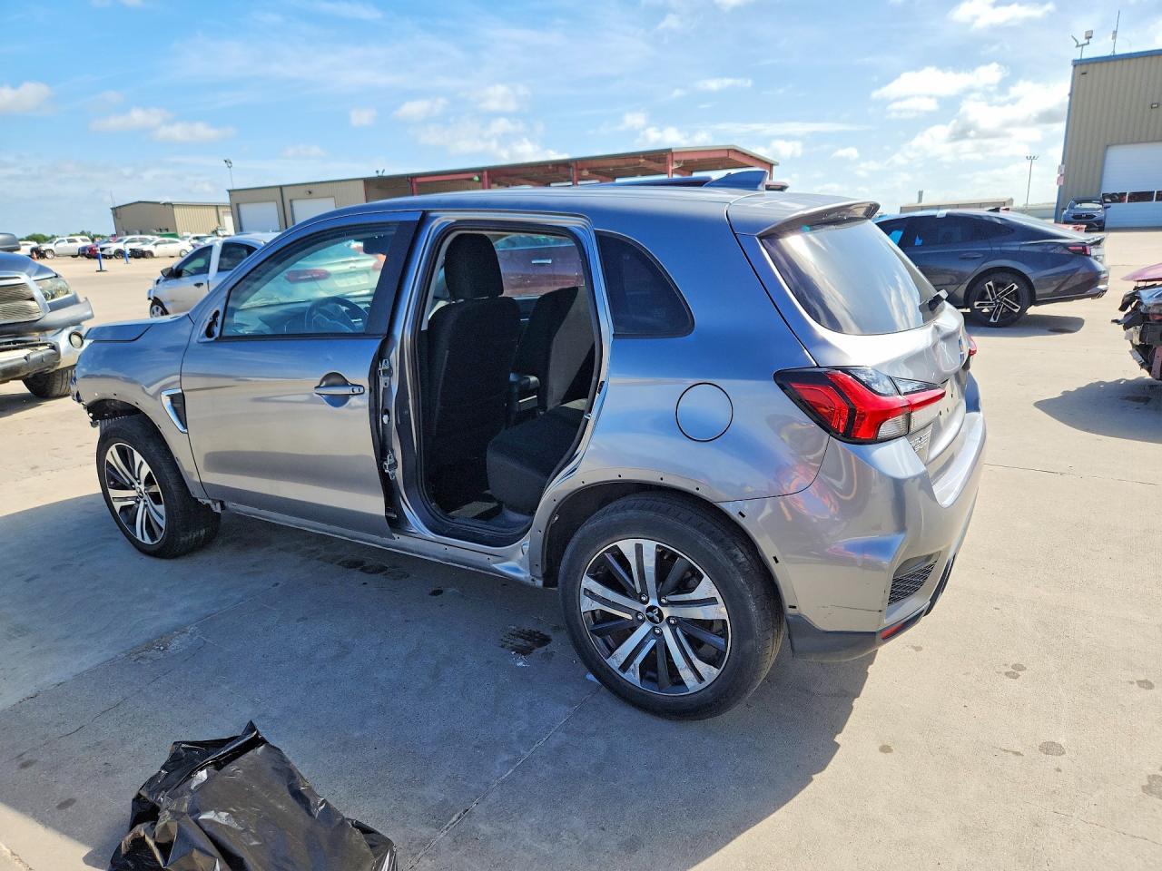 2021 Mitsubishi Outlander Sport Se - zdjęcie 2