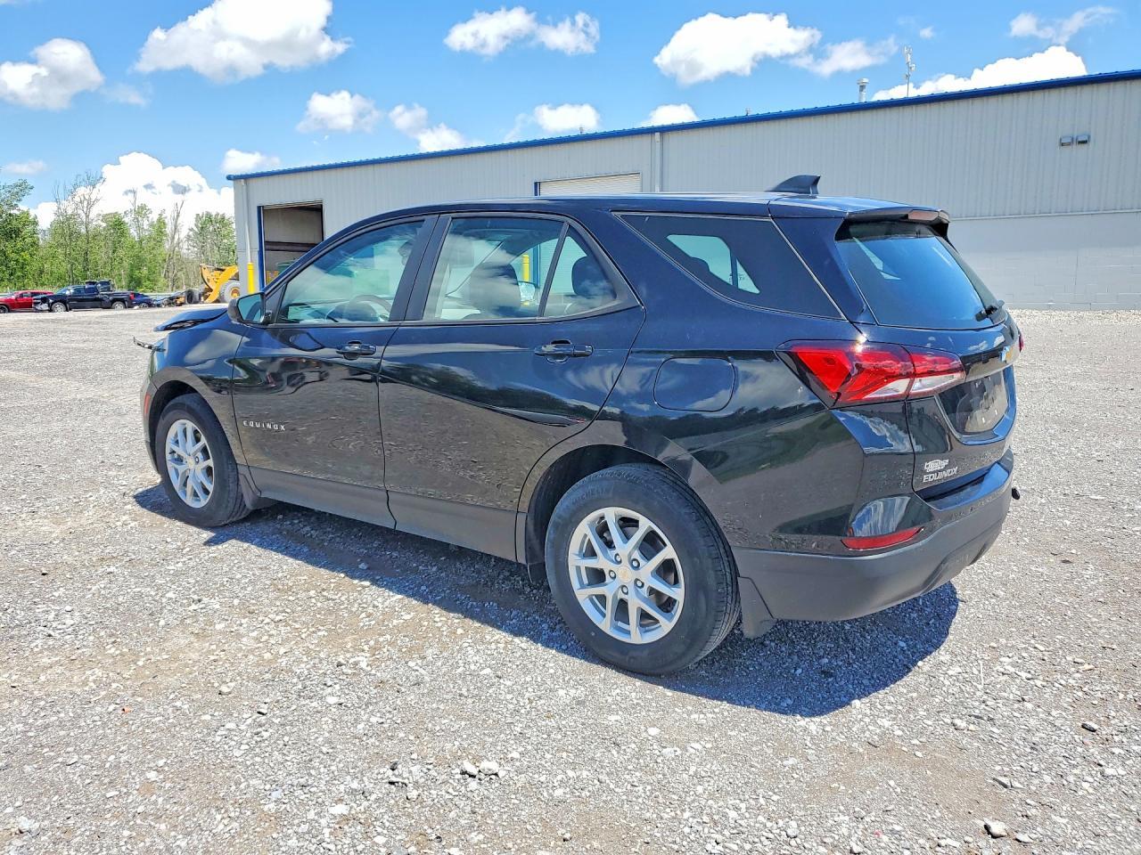 2024 Chevrolet Equinox Ls - zdjęcie 2