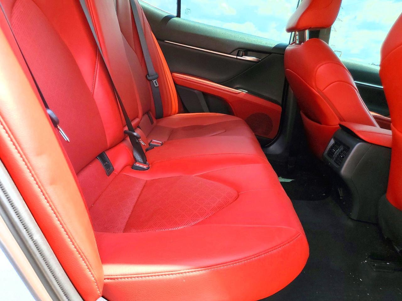 2022 Toyota Camry Xse - zdjęcie 10