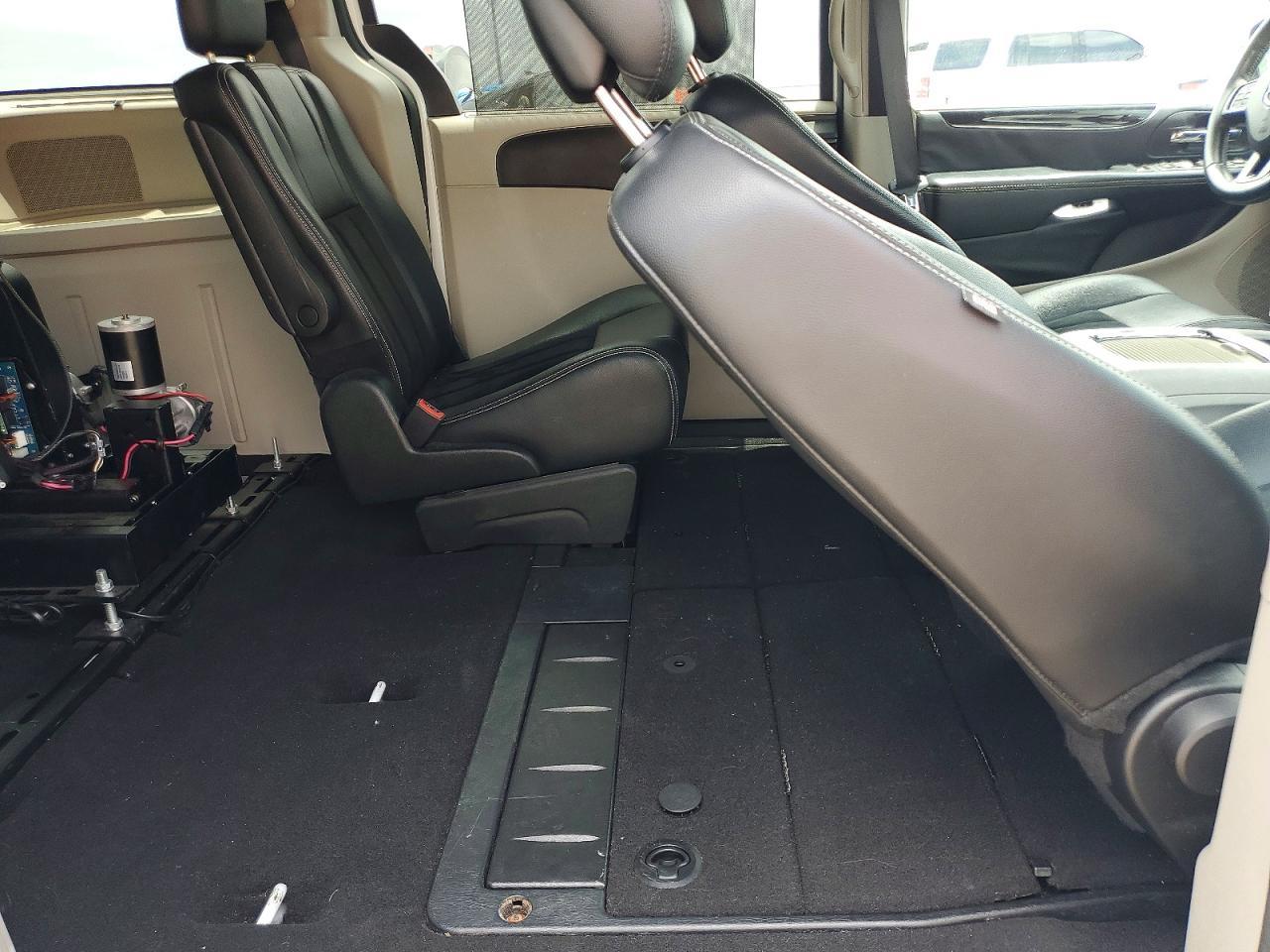 2017 Dodge Grand Caravan Sxt - zdjęcie 11