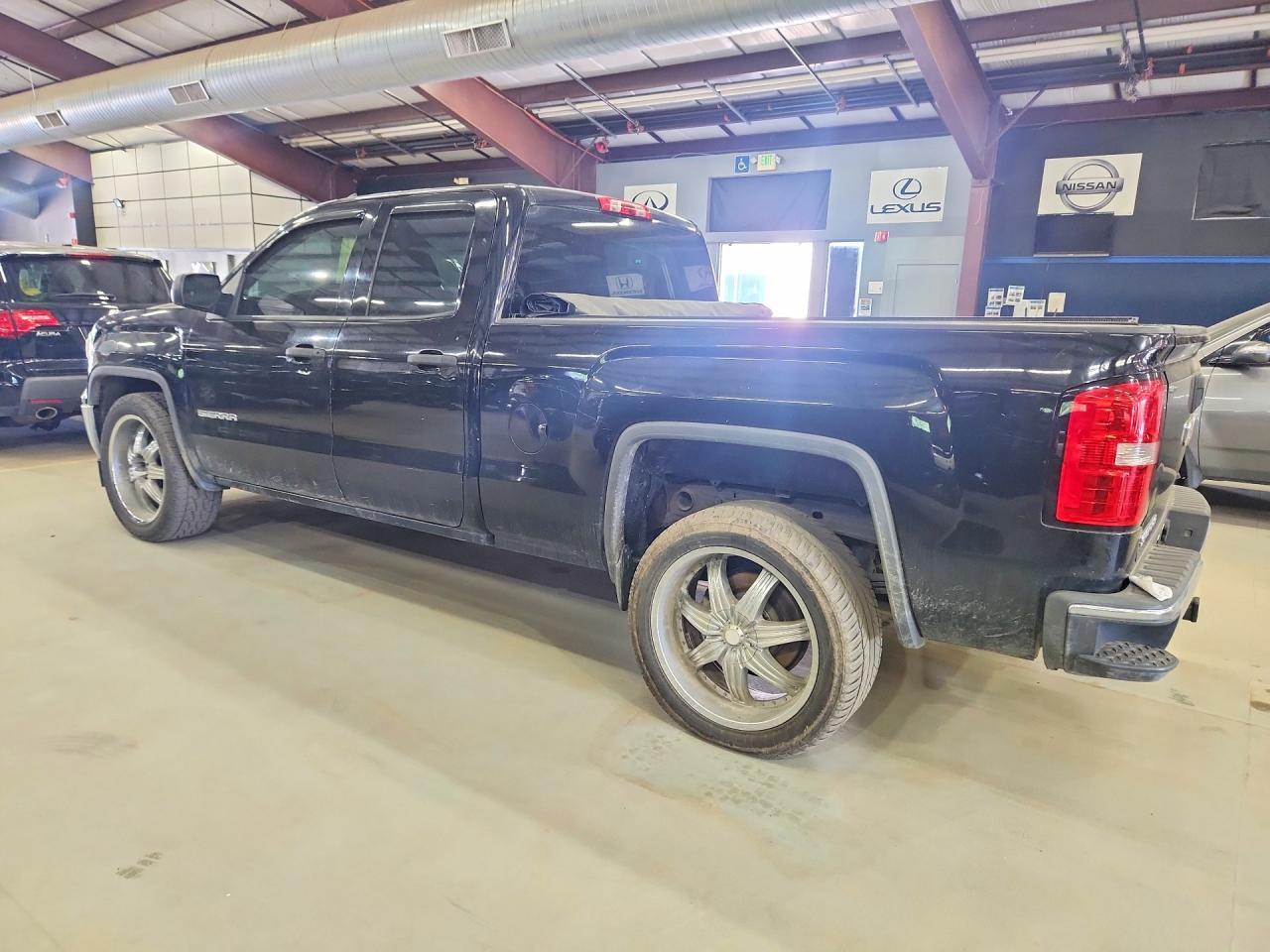 2015 GMC Sierra C1500 - zdjęcie 2