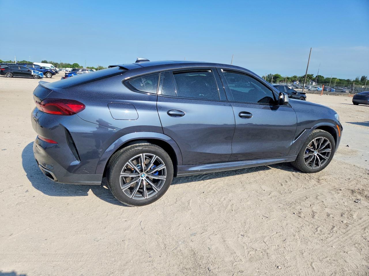 2022 BMW X6 M50I - zdjęcie 3