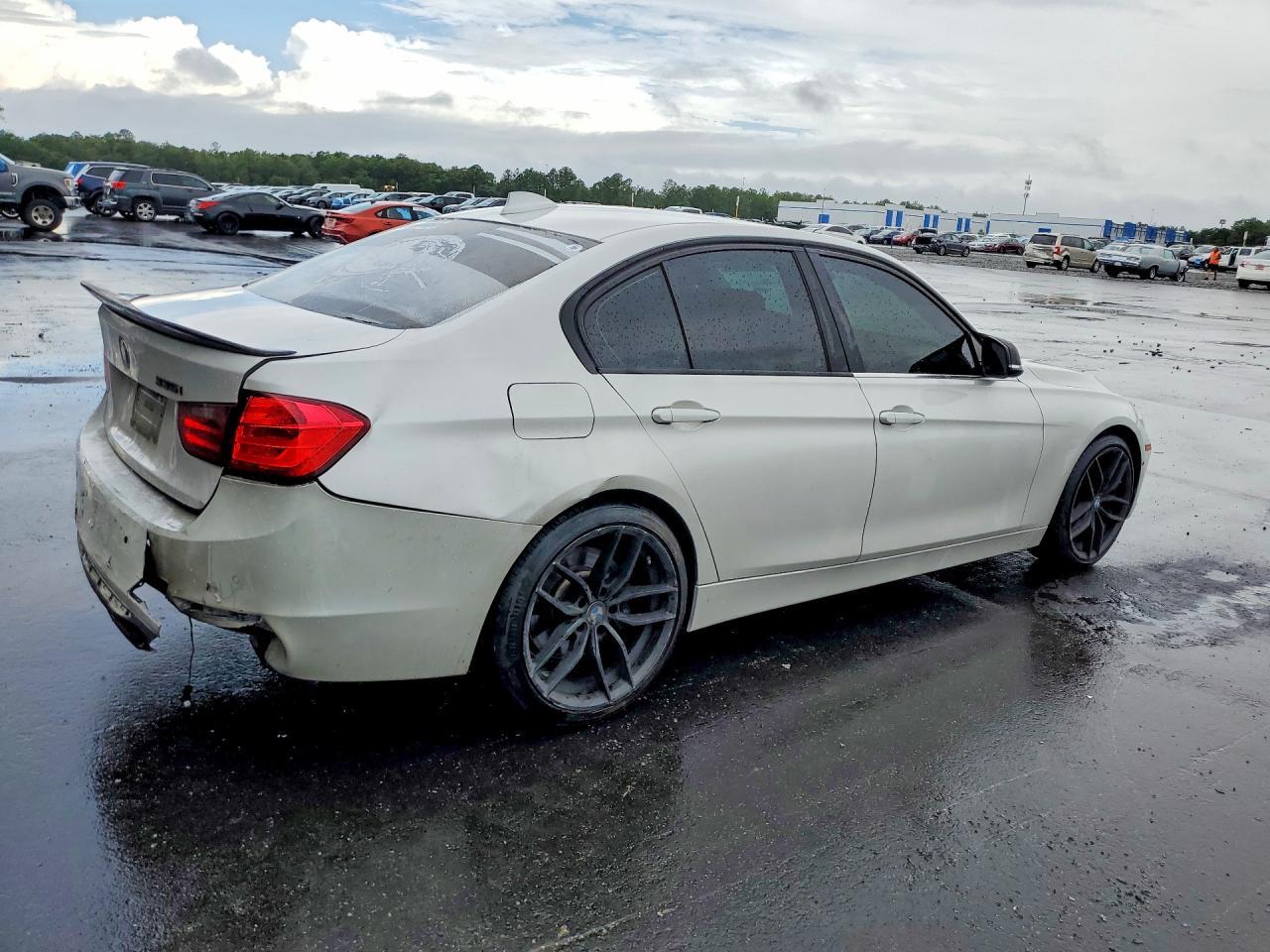 2013 BMW 335 I - zdjęcie 3