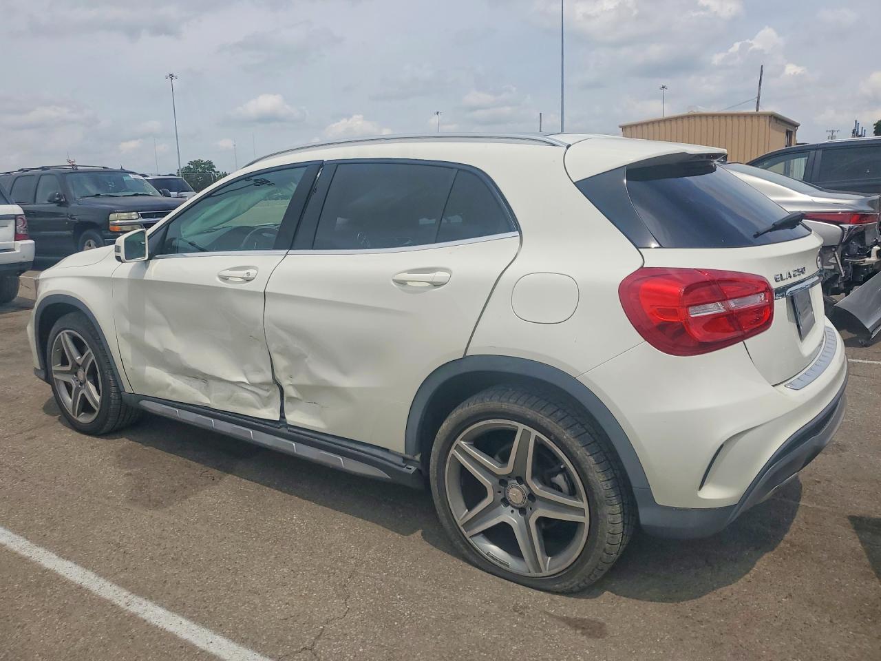2015 Mercedes-Benz Gla 250 4Matic - zdjęcie 2