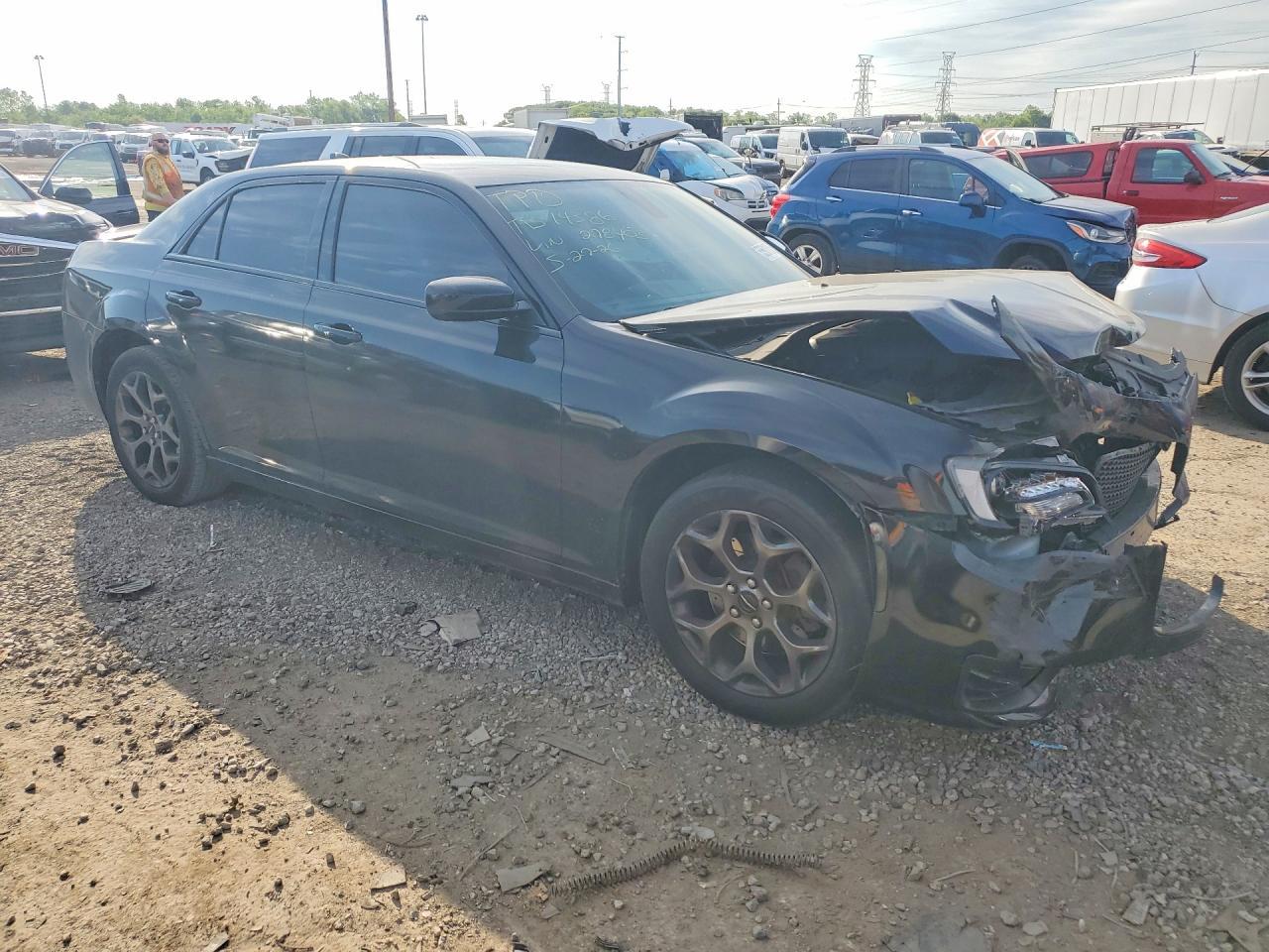 2016 Chrysler 300 S - zdjęcie 4