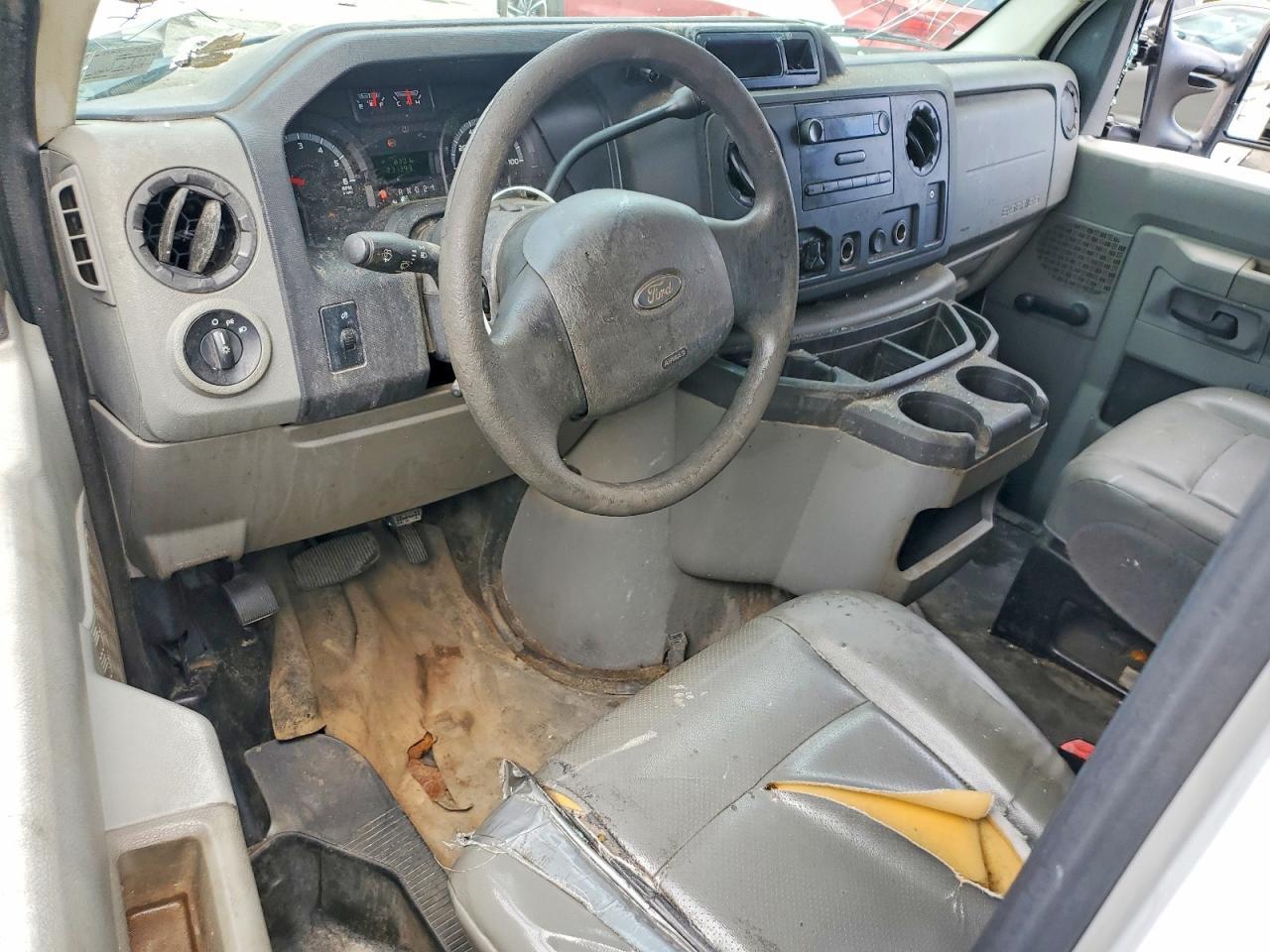 2013 Ford Econoline E250 Van - zdjęcie 8
