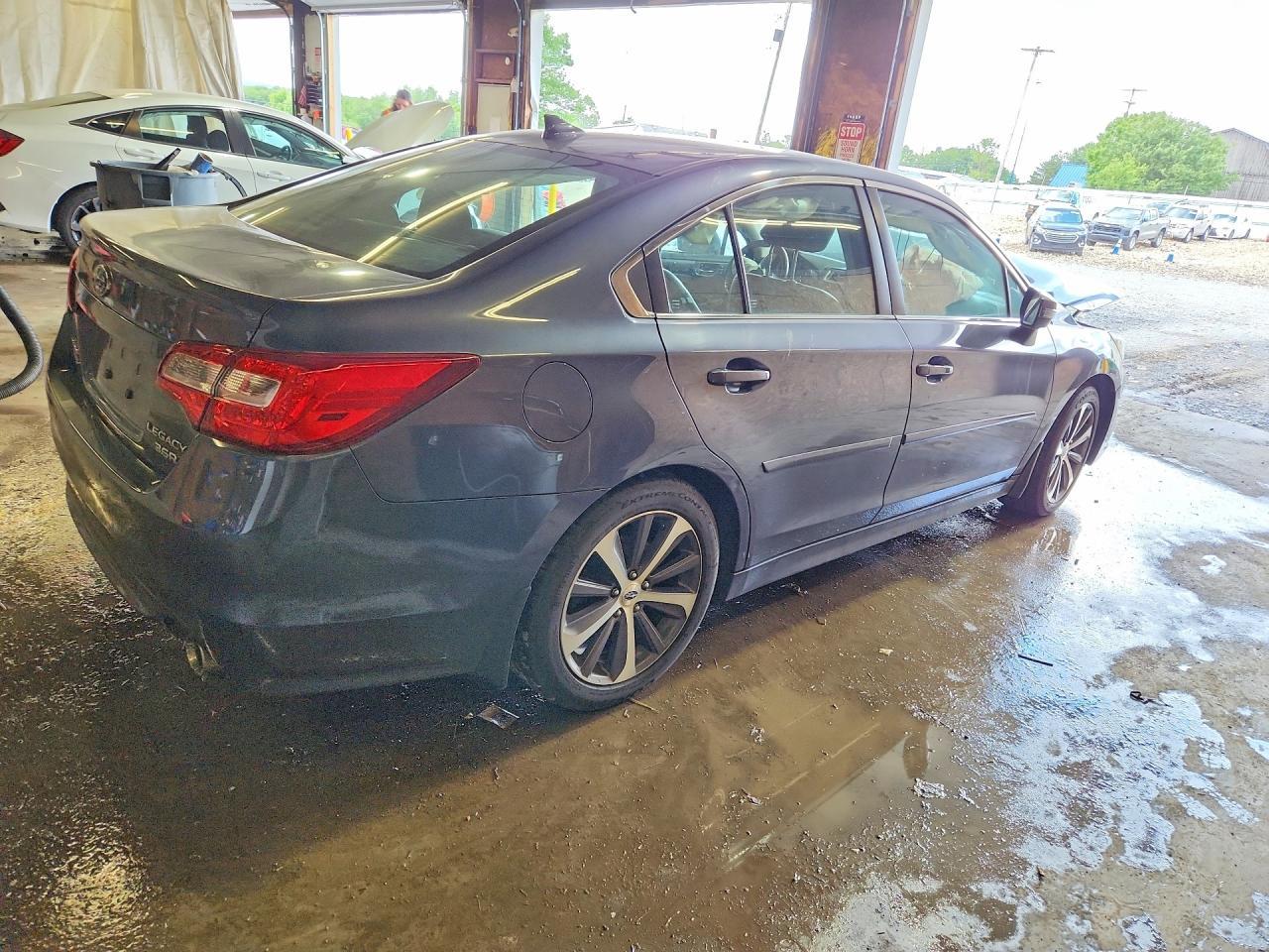 2017 Subaru Legacy 3.6R Limited - zdjęcie 3