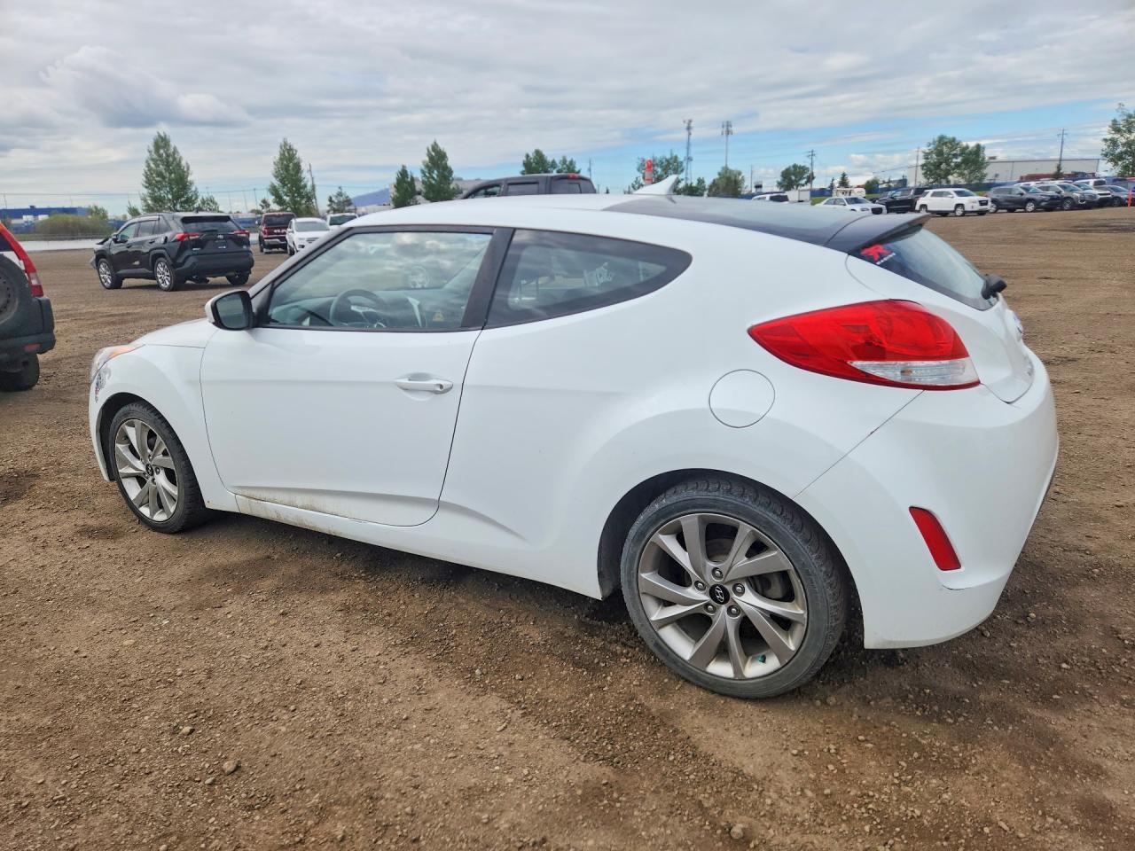 2016 Hyundai Veloster Base - zdjęcie 2