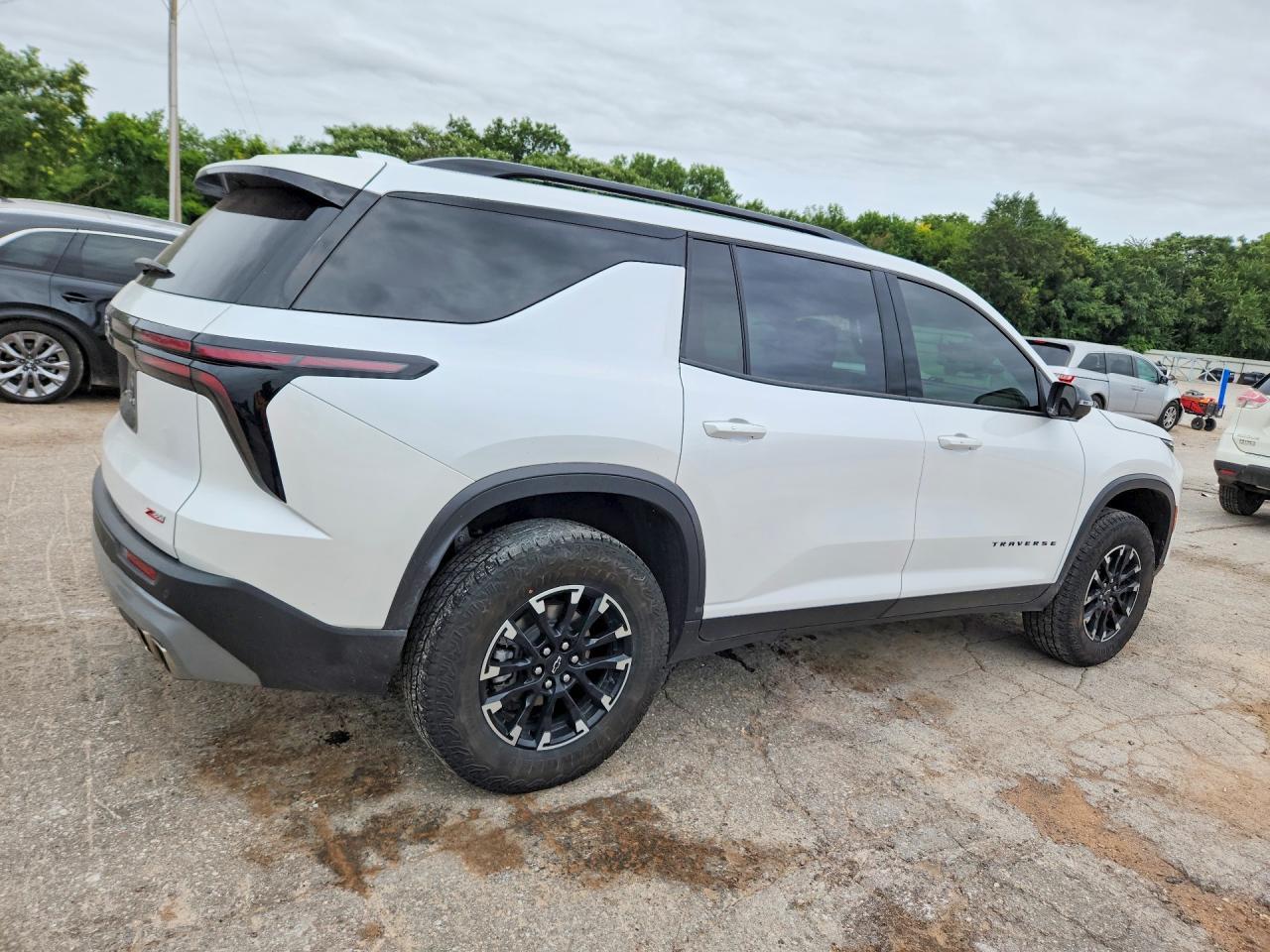 2024 Chevrolet Traverse Lt Z71 - zdjęcie 3