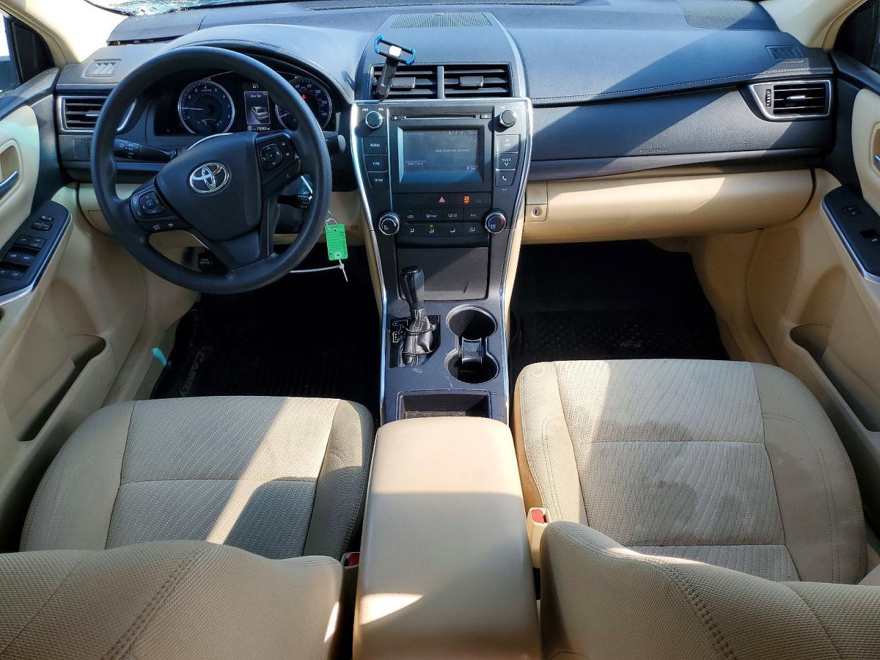 2017 Toyota Camry Le - zdjęcie 8