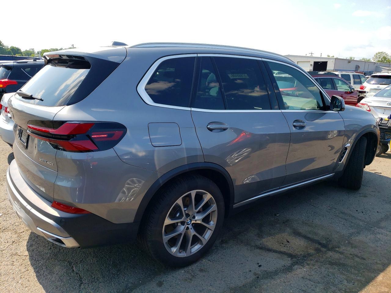 2025 BMW X5 xDrive40I - zdjęcie 3